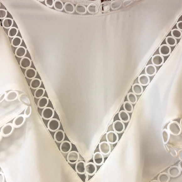 Circle trim blouse top - Picture 3 of 6